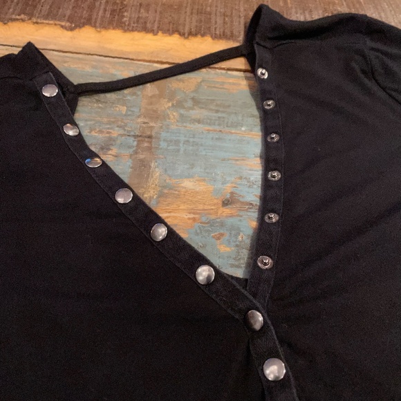 TORRID Super Soft Snap Detail Henley Top EUC - Picture 6 of 11